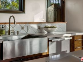 6216 Primrose Avenue, Los Angeles CA 90068