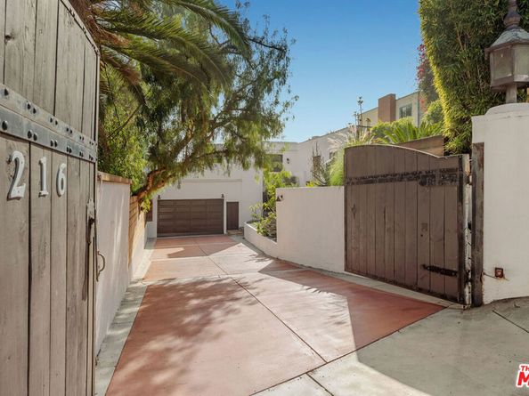 6216 Primrose Avenue, Los Angeles CA 90068