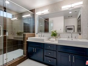 6216 Primrose Avenue, Los Angeles CA 90068