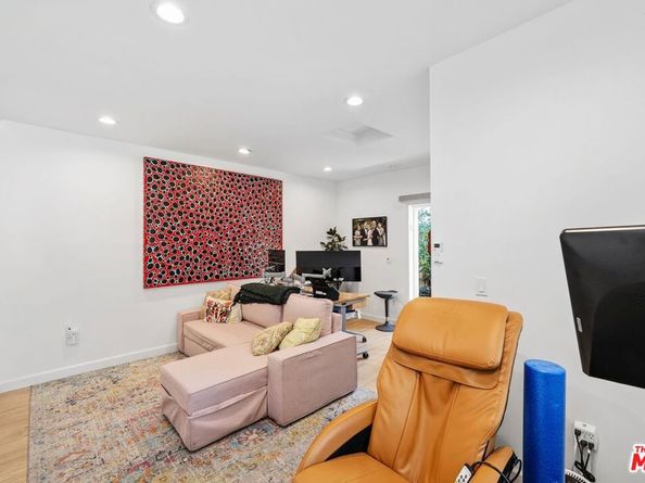 2342 Beverwil Drive, Los Angeles CA 90034