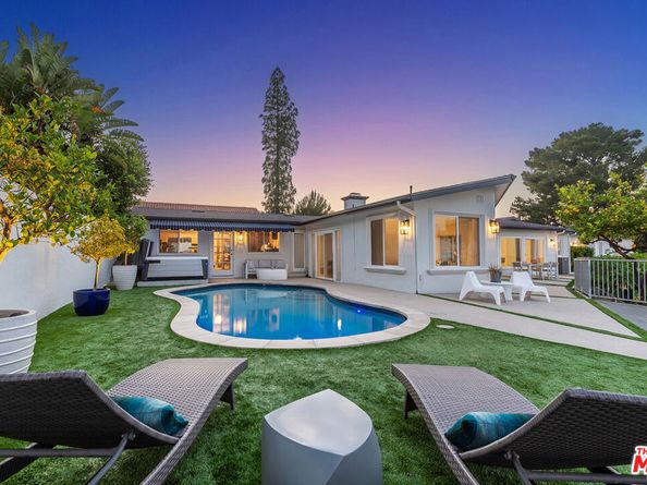 14652 Deervale Place, Sherman Oaks CA 91403