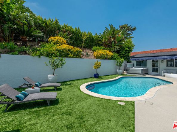 14652 Deervale Place, Sherman Oaks CA 91403