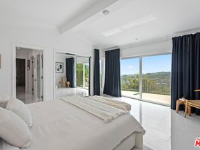 14652 Deervale Place, Sherman Oaks CA 91403