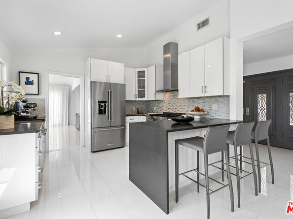 14652 Deervale Place, Sherman Oaks CA 91403