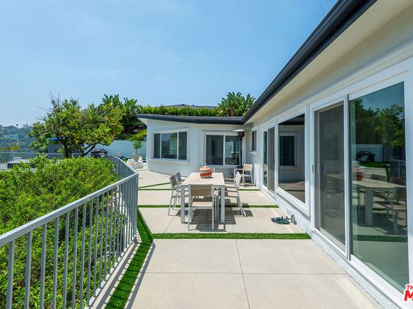 14652 Deervale Place, Sherman Oaks CA 91403