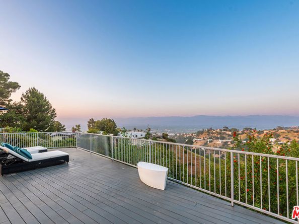 14652 Deervale Place, Sherman Oaks CA 91403