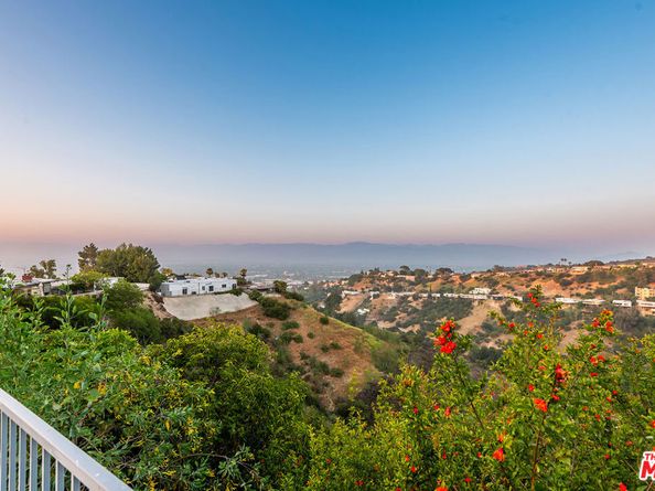 14652 Deervale Place, Sherman Oaks CA 91403