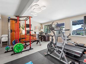 14652 Deervale Place, Sherman Oaks CA 91403