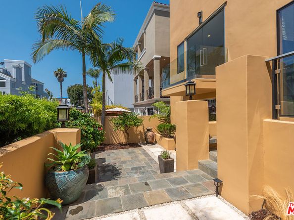 117 Ketch Mall, Marina Del Rey CA 90292