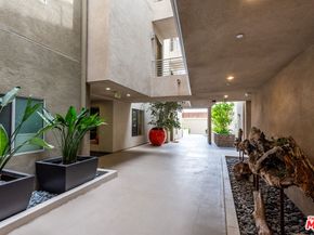 4211 Redwood Avenue 402, Los Angeles CA 90066