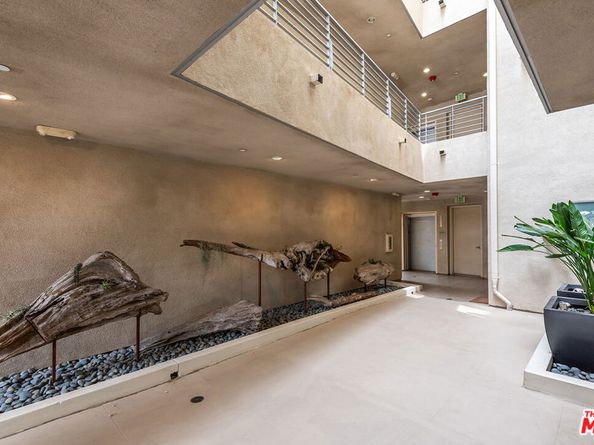 4211 Redwood Avenue 402, Los Angeles CA 90066