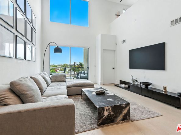 4211 Redwood Avenue 402, Los Angeles CA 90066