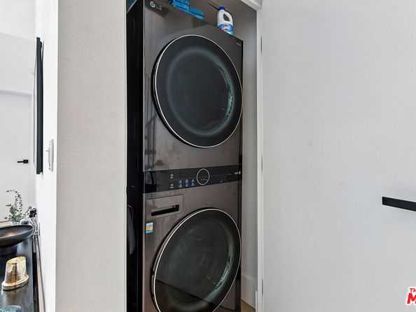 4211 Redwood Avenue 402, Los Angeles CA 90066