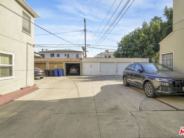 110 S Kings Road, Los Angeles CA 90048