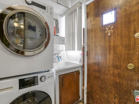 110 S Kings Road, Los Angeles CA 90048