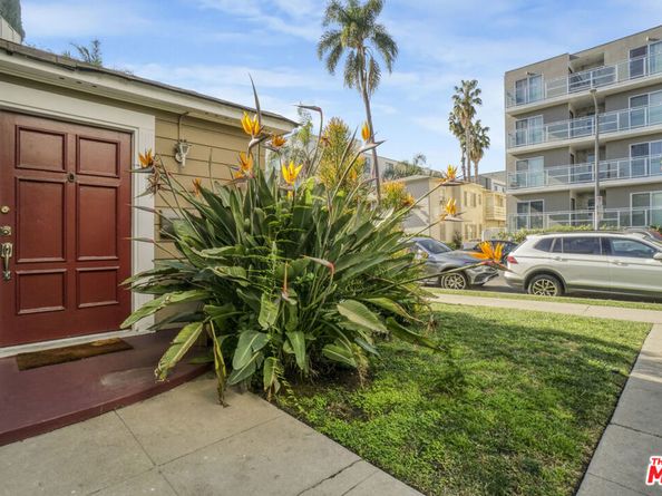 110 S Kings Road, Los Angeles CA 90048