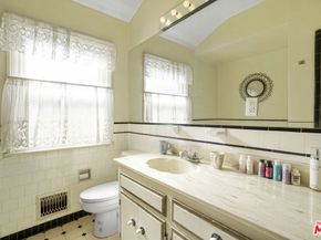 110 S Kings Road, Los Angeles CA 90048