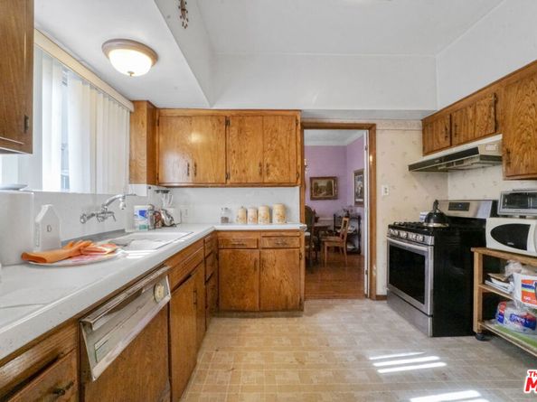 110 S Kings Road, Los Angeles CA 90048