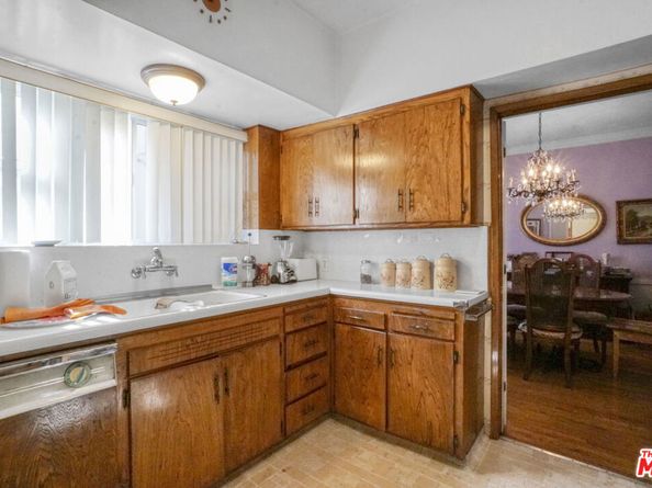 110 S Kings Road, Los Angeles CA 90048