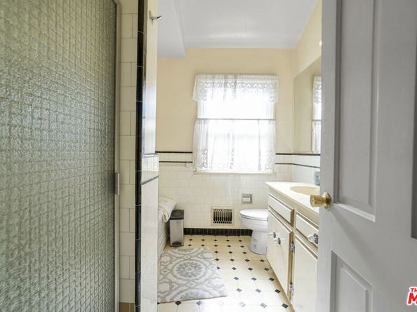 110 S Kings Road, Los Angeles CA 90048