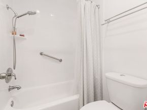 525 N Sycamore Avenue 301, Los Angeles CA 90036