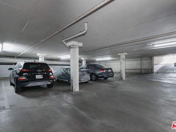 525 N Sycamore Avenue 301, Los Angeles CA 90036