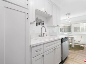 525 N Sycamore Avenue 301, Los Angeles CA 90036