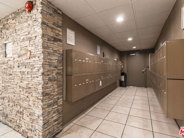 525 N Sycamore Avenue 301, Los Angeles CA 90036