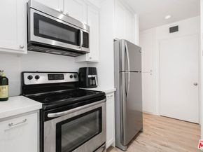 525 N Sycamore Avenue 301, Los Angeles CA 90036