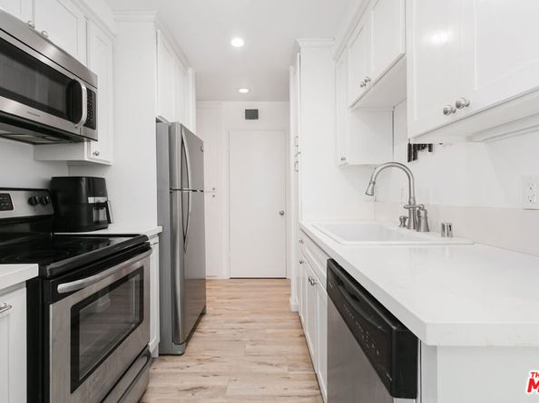 525 N Sycamore Avenue 301, Los Angeles CA 90036