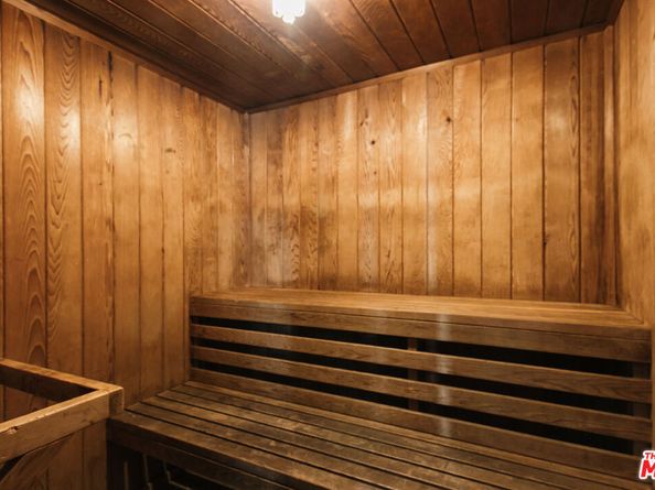 525 N Sycamore Avenue 301, Los Angeles CA 90036