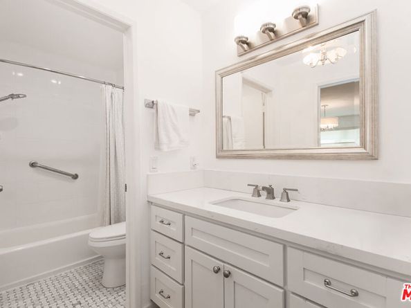 525 N Sycamore Avenue 301, Los Angeles CA 90036