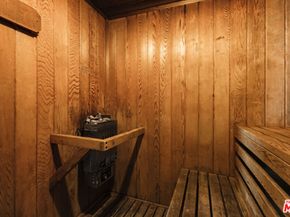 525 N Sycamore Avenue 301, Los Angeles CA 90036