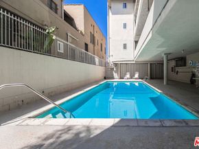 525 N Sycamore Avenue 301, Los Angeles CA 90036