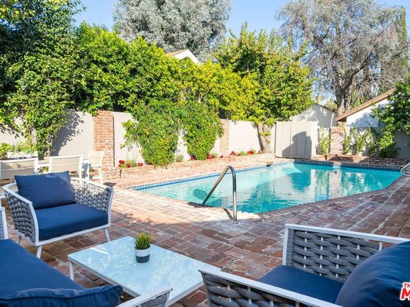 15115 Gilmore Street, Van Nuys CA 91411