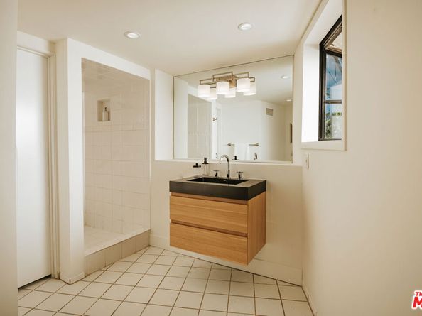 8448 Franklin Avenue, Los Angeles CA 90069