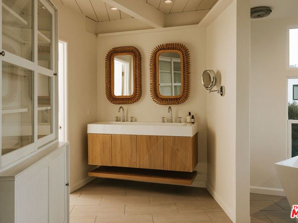 8448 Franklin Avenue, Los Angeles CA 90069