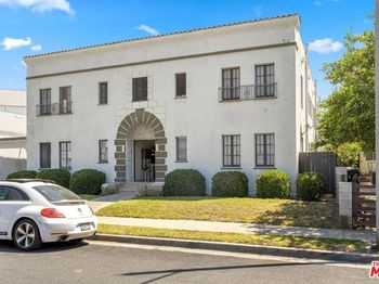 406 S Grevillea Avenue