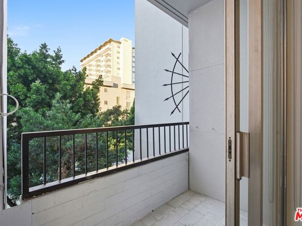 1100 Alta Loma Road 602, West Hollywood CA 90069