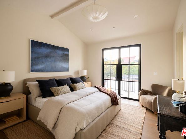 525 Westmount Drive, West Hollywood CA 90048