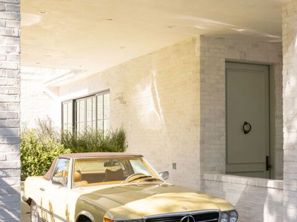 525 Westmount Drive, West Hollywood CA 90048