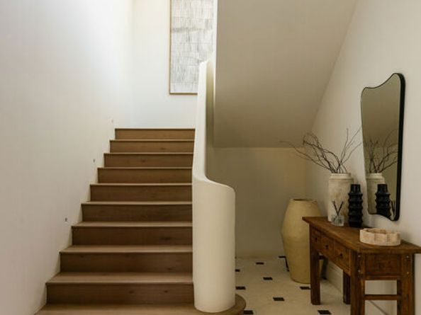 525 Westmount Drive, West Hollywood CA 90048