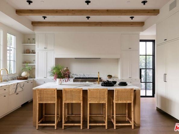 525 Westmount Drive, West Hollywood CA 90048