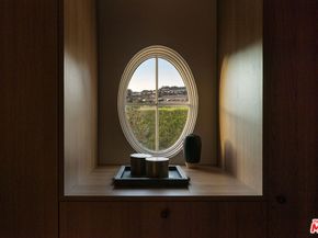 525 Westmount Drive, West Hollywood CA 90048