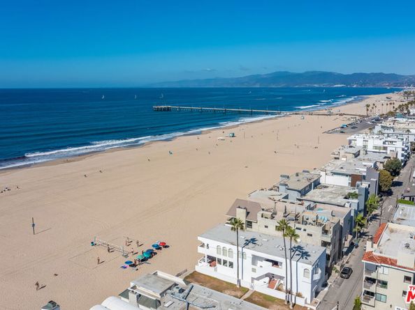 3111 Via Dolce 402, Marina Del Rey CA 90292