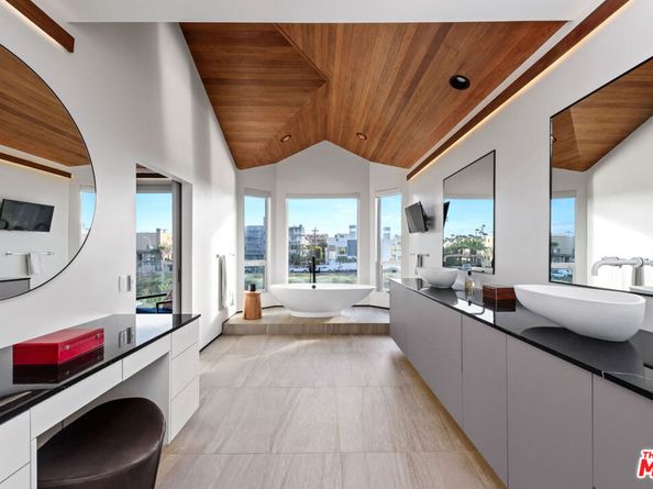 4411 Roma Court, Marina Del Rey CA 90292