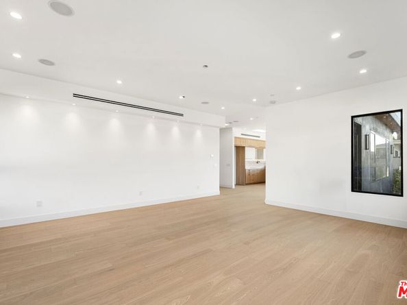 5280 Sanchez Drive, Los Angeles CA 90008