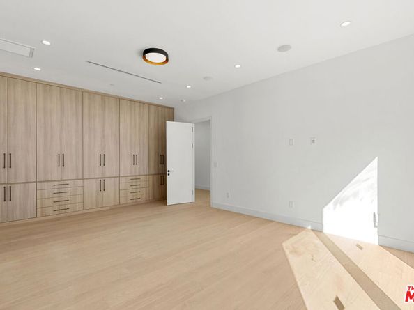 5280 Sanchez Drive, Los Angeles CA 90008