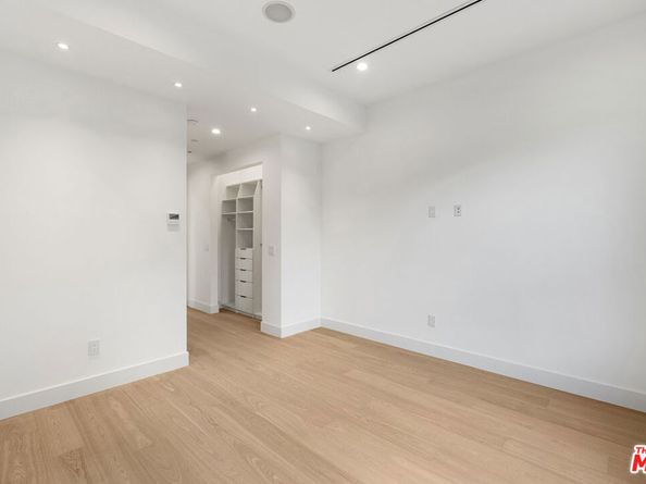 5280 Sanchez Drive, Los Angeles CA 90008