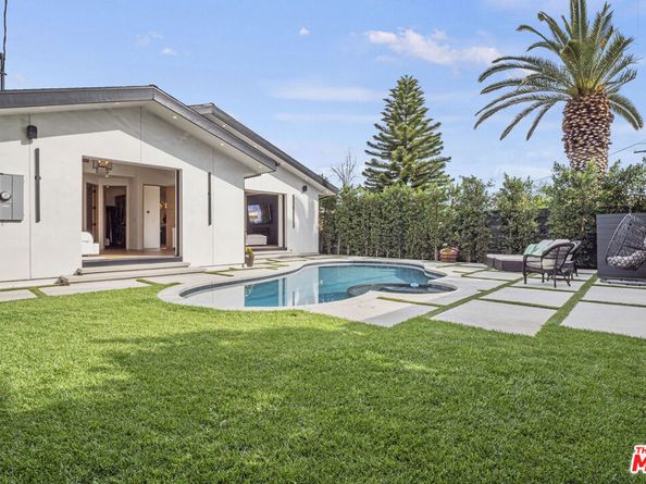 5715 Troost Avenue, North Hollywood CA 91601